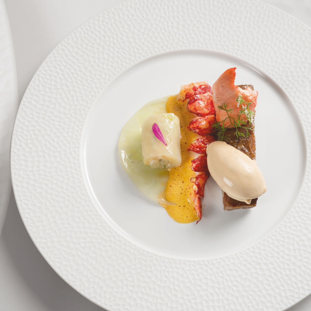 3 Round presentation plates 32 cm