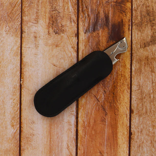 Light Horn Corkscrew with a wolf logo leather case